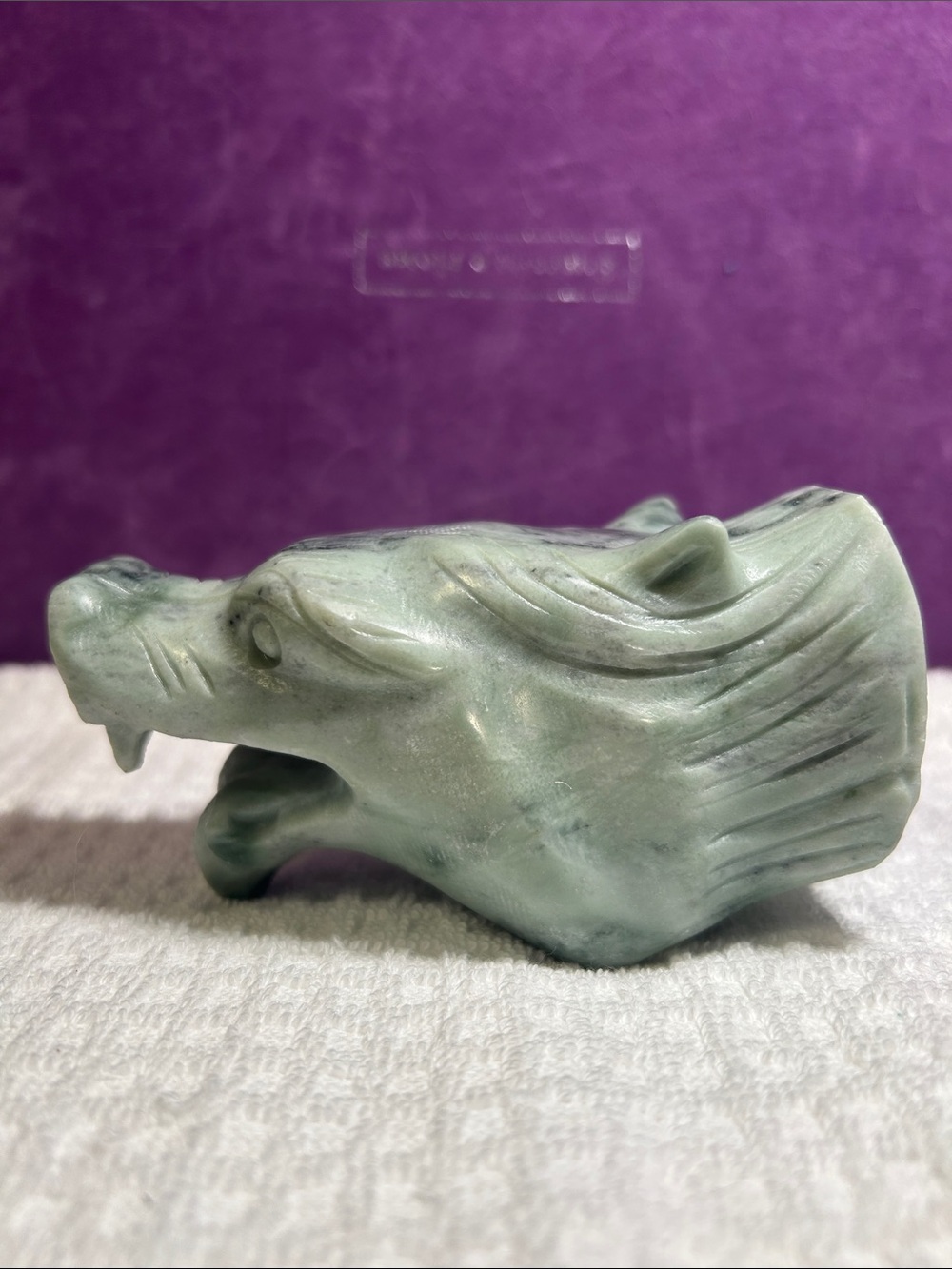 Green Jade Carved Dragon Head Figurine (LC)